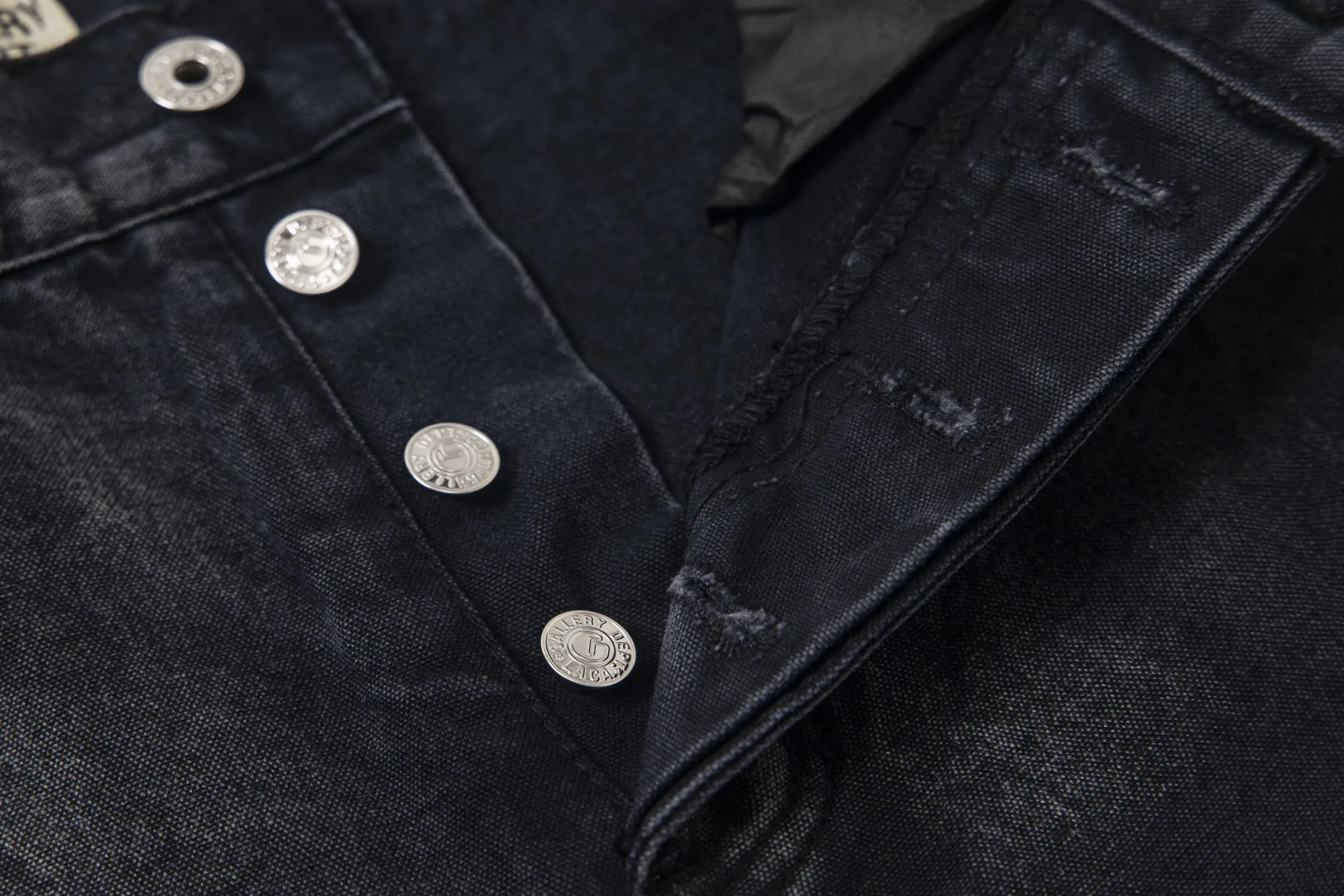#8176 P260💰 Independent GALLERY DEPT. Vintage splash-ink splicing black and orange cross loose washed flared jeans - truly restore the ultimate vintage texture - original hardware accessories washed and other elevators, QR code analysis are all purchased from the original factory, high degree of restoration, you are welcome to compare with a certain product ~ - three-dimensional version Loose and comfortable, not picky about the figure, tall and slim, factory Seiko, original factory quality control, same style for men and women, can be matched with couples, versatile recommendation Essential jeans for all seasons - sizes: 28 30 32 34 36